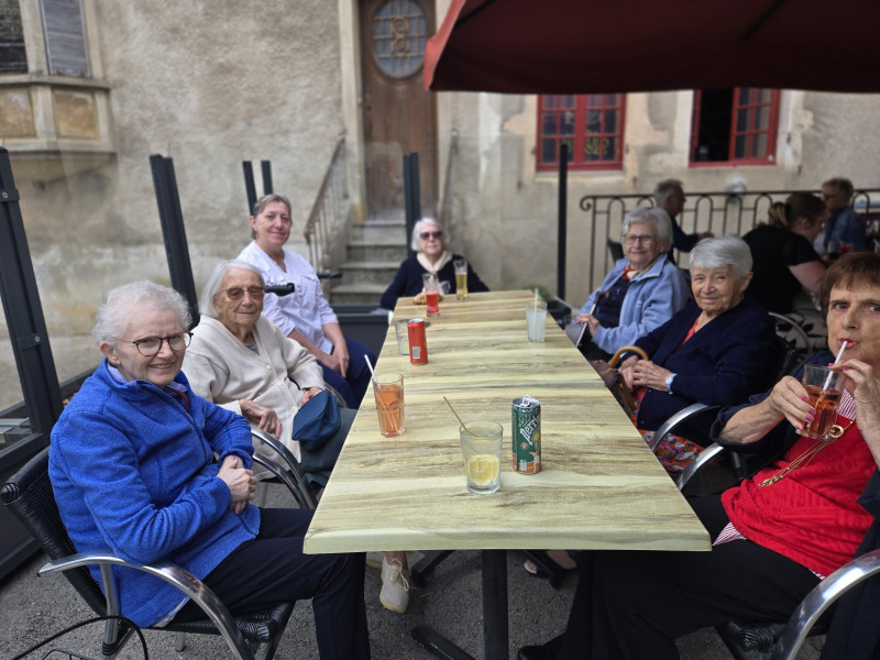 Sortie au Marché de Givry : Un Retour aux Sources pour Nos Résidents