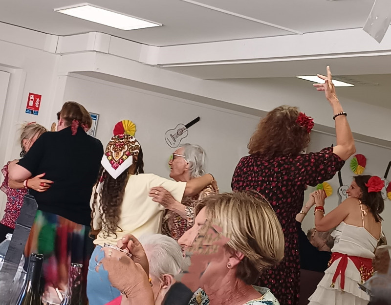 Un Été aux Couleurs Gitanes : Retour sur notre Repas Festif du 20 Juin à l’Ehpad