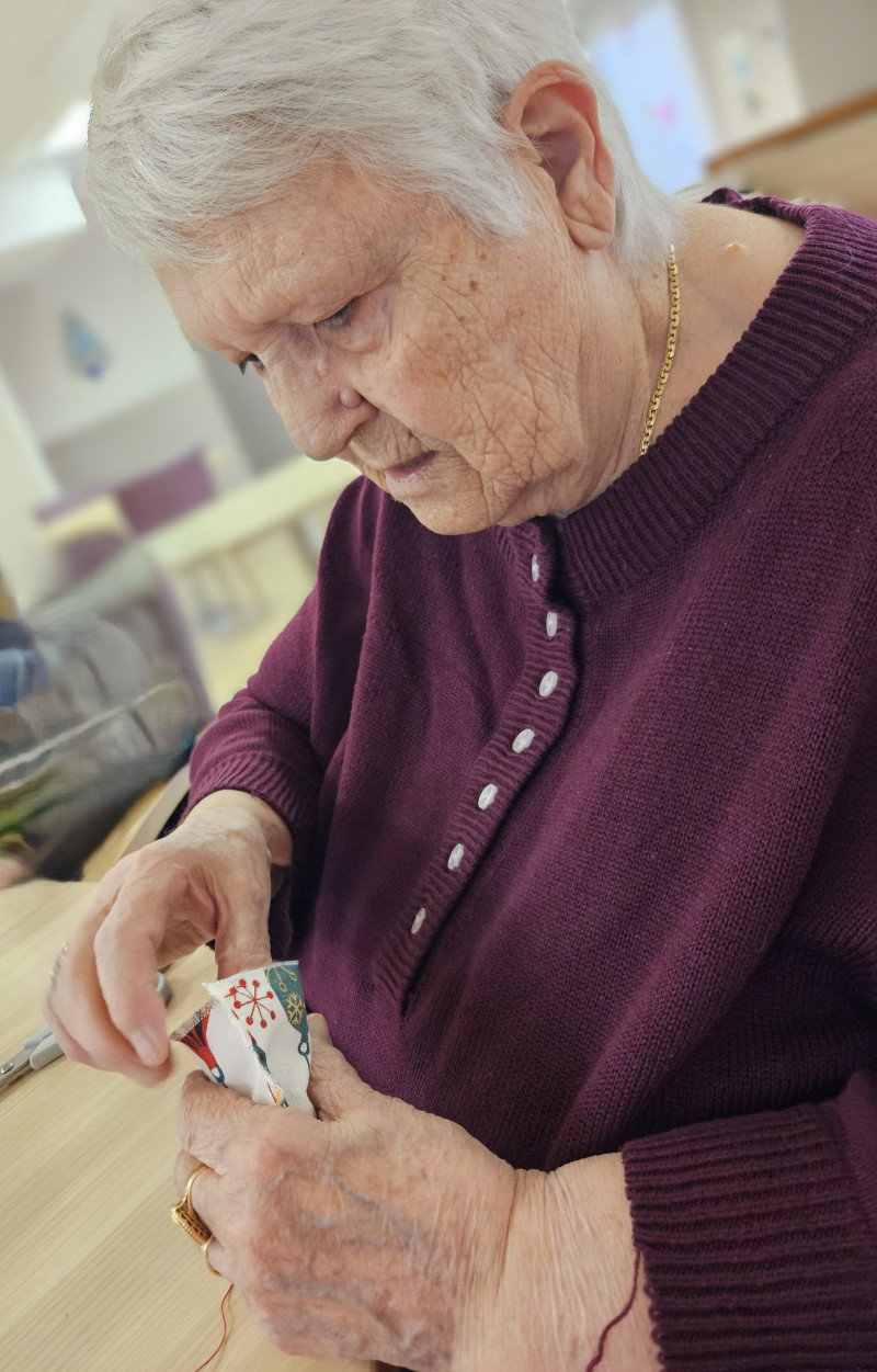 Atelier Couture : des décorations de Noël créées avec passion