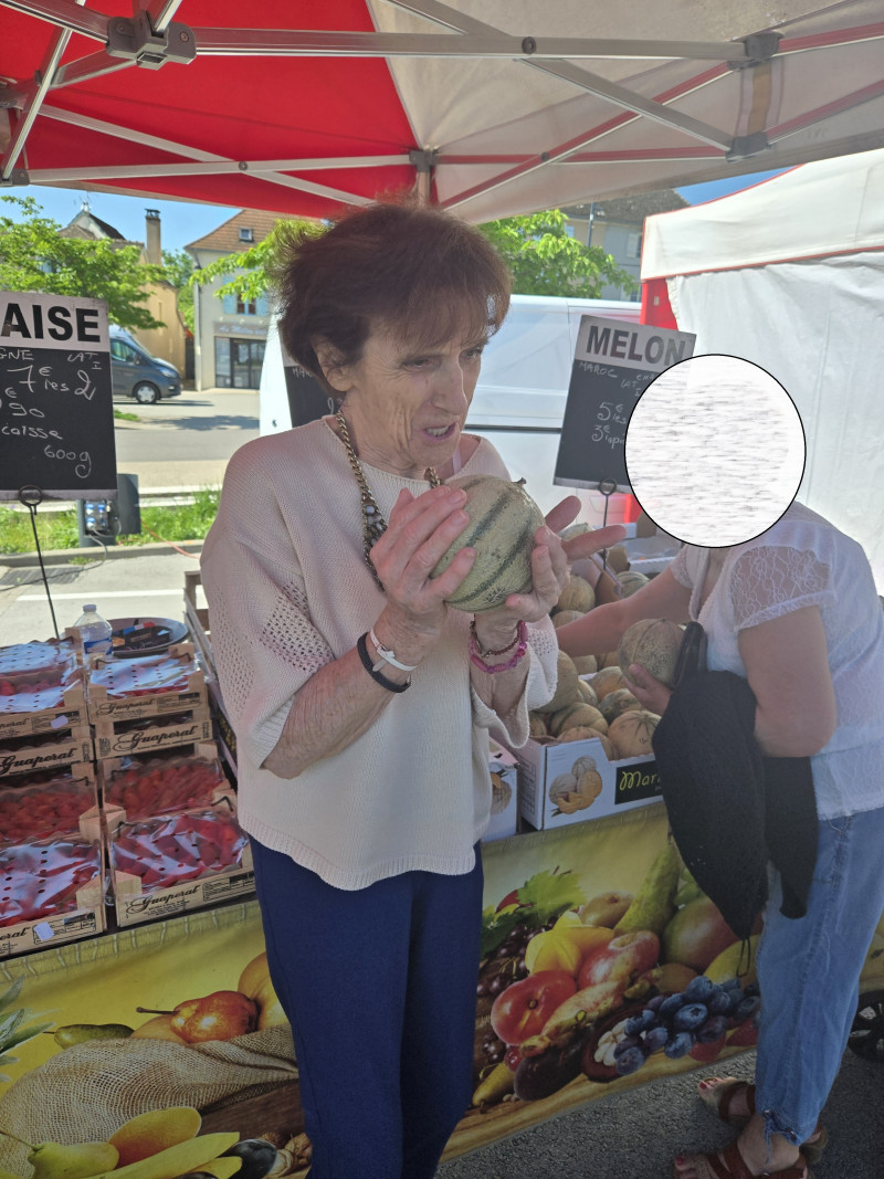 Sortie au marché de Givry : un moment convivial pour nos résidents