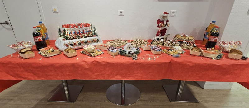 Un Arbre de Noël placé sous le signe de la fête et du partage