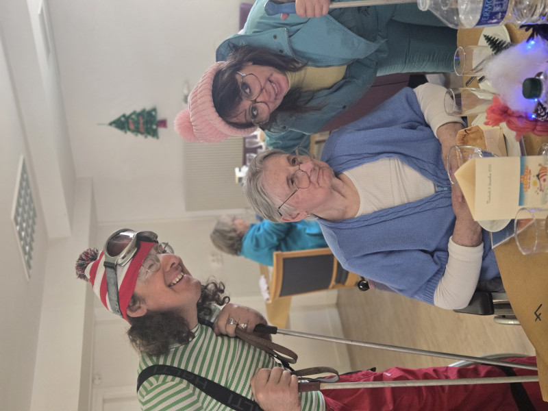 Un repas des familles haut en couleurs sur le thème « Les Bronzés font du ski »