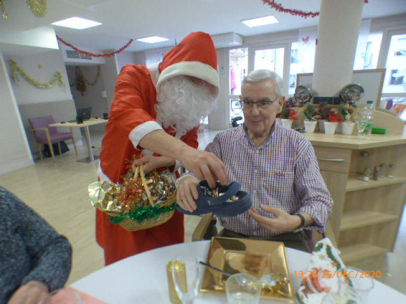 Repas de Noel du vendredi 25 Décembre( Suite)