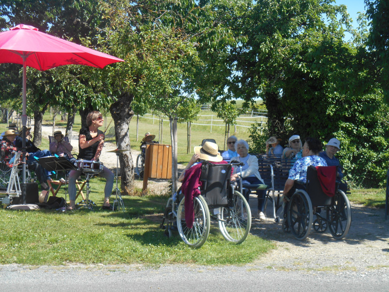 Après midi chanson dans le parc( suiteà)