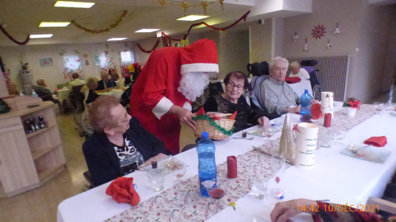 Repas de Noël des familles ( Suite)