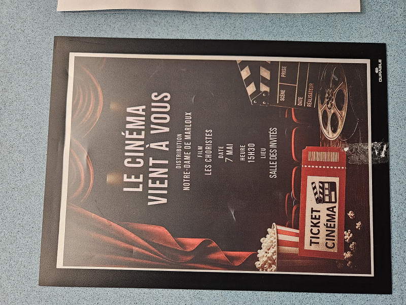 Le cinéma s’invite à la résidence : une séance inoubliable pour les résidents