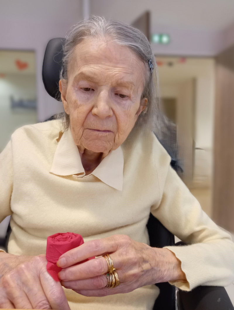 À l’UVP, des roses en papier pleines de fierté et d’émotion 🌹