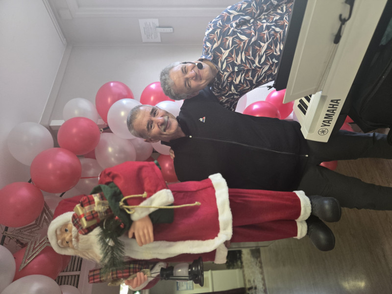 Un repas des familles haut en couleurs sur le thème « Les Bronzés font du ski »