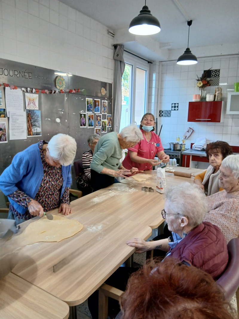 Beignets de carnaval et chants au ukulélé