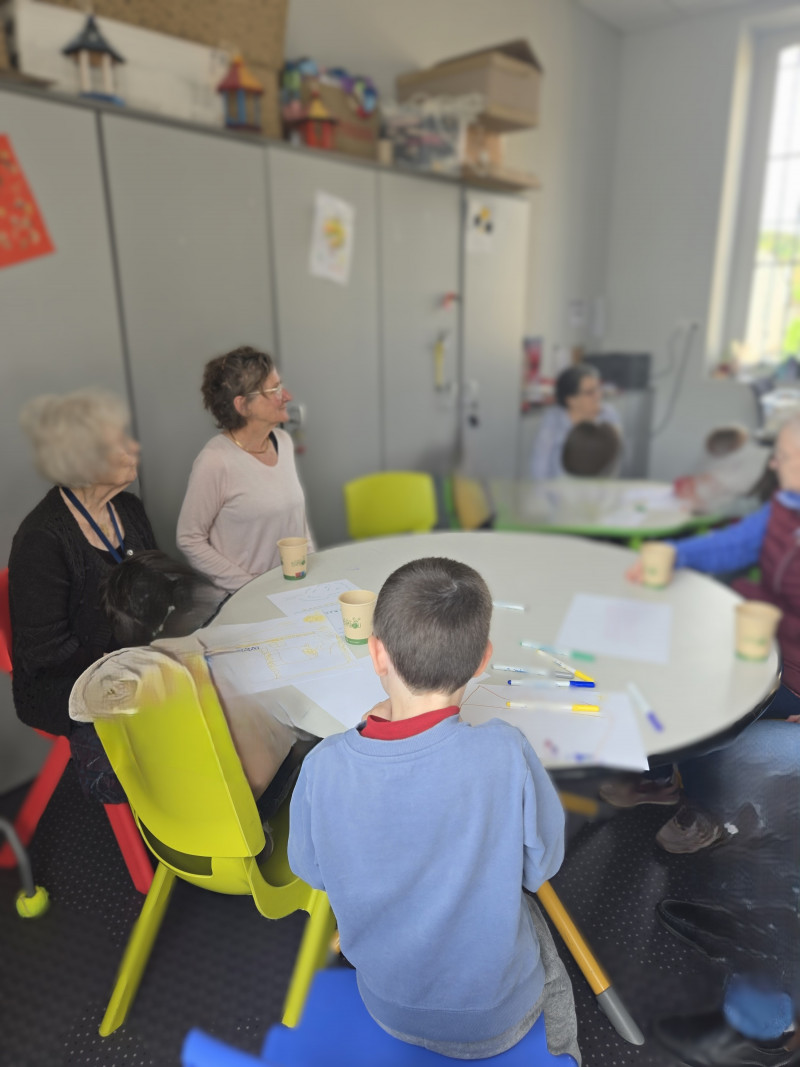 Rencontre intergénérationnelle à Saint-Désert : un moment de partage chaleureux