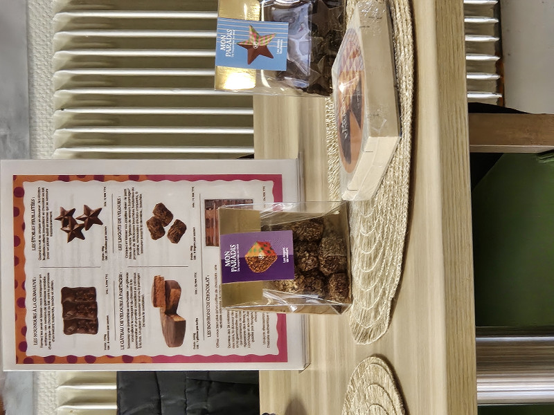 Une après-midi chaleureuse entre chocolats et histoires : un moment de partage apprécié par tous