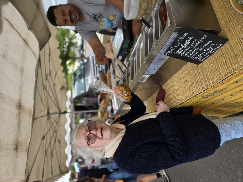 Sortie au Marché de Givry : Un Retour aux Sources pour Nos Résidents