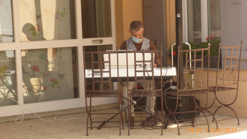 Après midi festif en terrasse ce mardi 01 Juin 2021