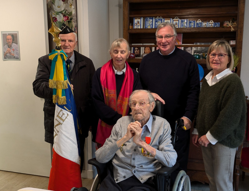 Remise de la Médaille d'Or pour Mr P.