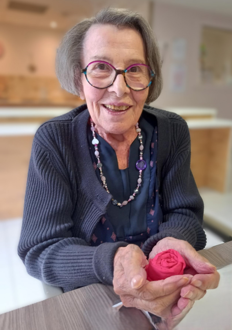 À l’UVP, des roses en papier pleines de fierté et d’émotion 🌹