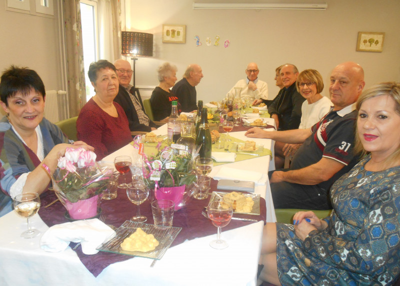 Repas de familles a m'occasion de L'Anniversaire d'une résidente