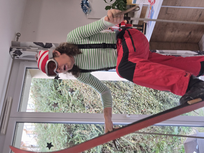 Un repas des familles haut en couleurs sur le thème « Les Bronzés font du ski »