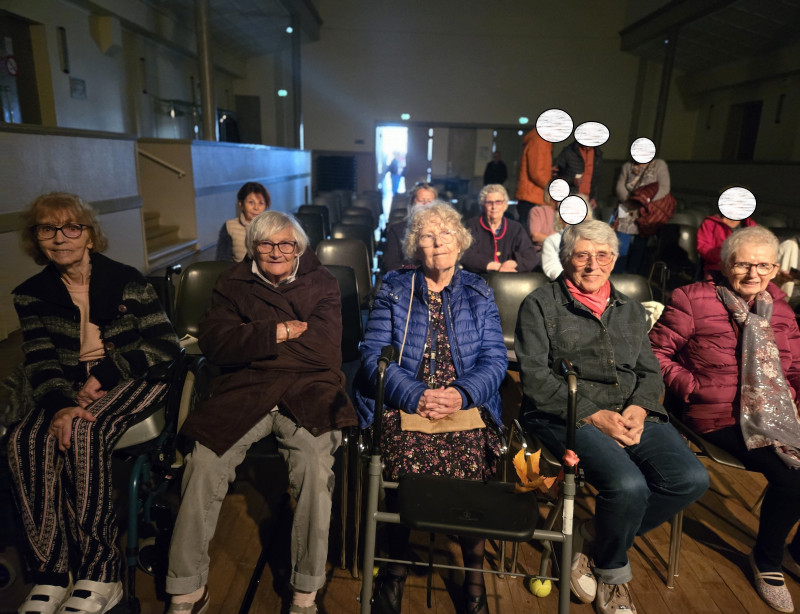 Les résidents conquis par la pièce “Les Boulingrin”