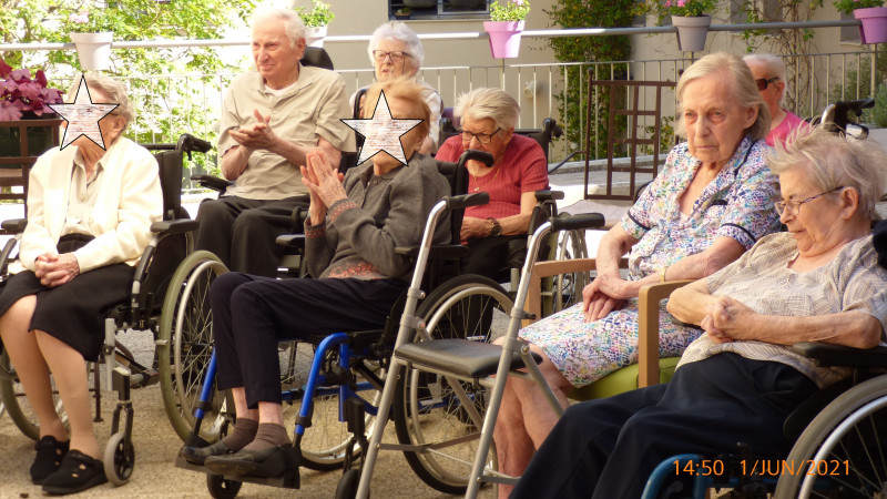 Après midi festif en terrasse ce mardi 01 Juin 2021