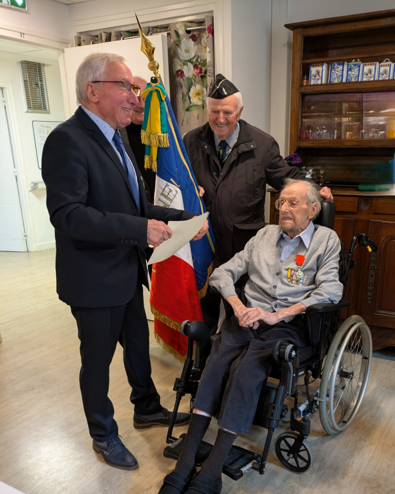 Remise de la Médaille d'Or pour Mr P.